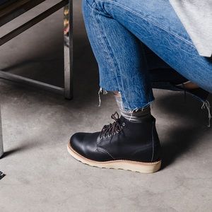 Women’s Redwing Heritage - 6 inch Round Toe Leather Boot - Black - Size 6